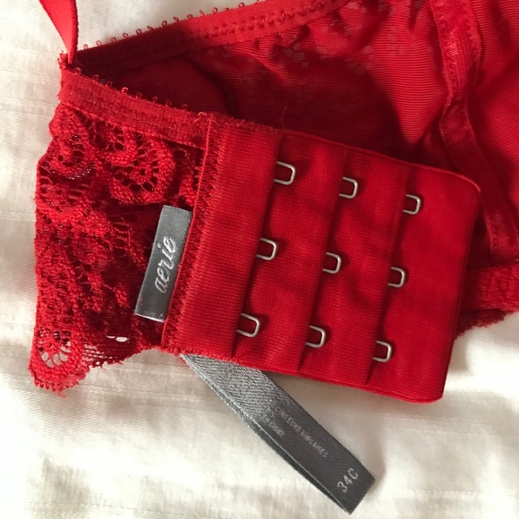 Christmas Red push-up bra - Picture 3 of 5